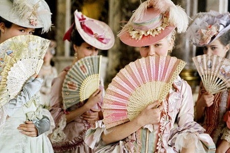 Kirsten Dunst in una scena di Marie Antoinette