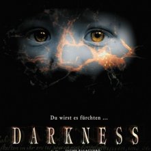 La locandina tedesca di DARKNESS