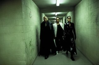 Laurence Fishburne, Collin Chou e Carrie-Anne Moss in una scena di MATRIX REVOLUTIONS