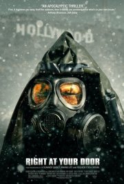La locandina di Right at Your Door