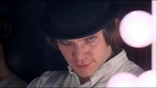 Malcolm McDowell in una scena di ARANCIA MECCANICA, diretto da Stanley Kubrick