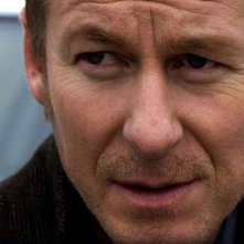 Richard Roxburg in una scena del film Symbiosis - Uniti per la morte