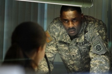 Idris Elba in una scena del film 28 Weeks Later