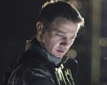 Jeremy Renner aggiorna i fan dicendo di essere tornato a casa