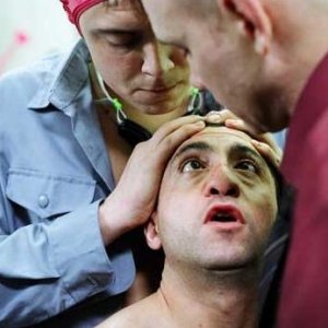 Una scena del film Playing the Victim