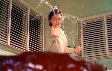 Lee Paton in una scena di BLOB, FLUIDO MORTALE