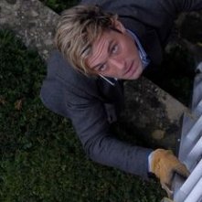 Jude Law in una scena di Sleuth