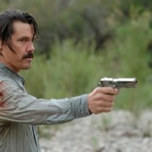 Josh Brolin in una sequenza del film No Country for Old Men