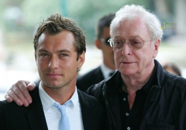 Jude Law e Michael Caine presentano Sleuth a Venezia 64.