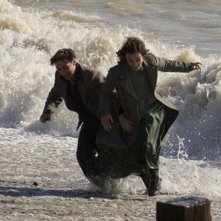 Keira Knightley e James McAvoy in una scena del film Espiazione