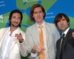 Wes Anderson e il cast di The Darjeeling Limited a Venezia 64.