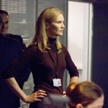 Joan Allen in una scena del film The Bourne Ultimatum
