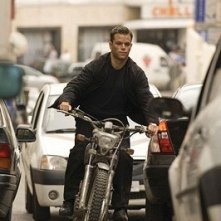 Matt Damon in una scena d'azione del film The Bourne Ultimatum