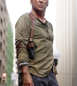 Bruce Willis in una scena del film Live Free or Die Hard