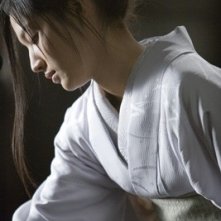 Sei Ashina in una scena del film Seta