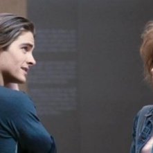 Kevin Zegers e Samaire Armstrong in una scena della commedia Adamo ed Evo
