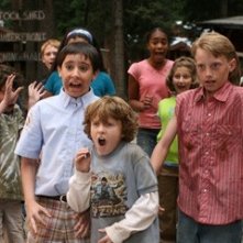Tad D'Agostino, Taggart Hurtubise e Zachary M. Allen in una scena del film Il campeggio dei papà