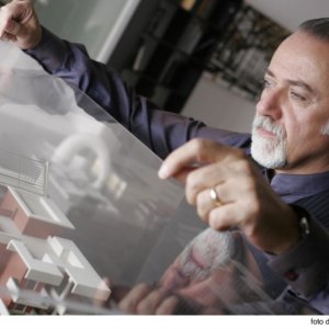 Giorgio Faletti in una scena del film Cemento armato (foto F. Martino)