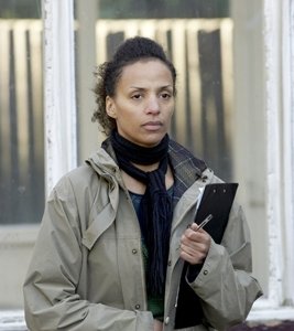 Una scena di In questo mondo libero... di Ken Loach