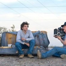 Sean Penn con Emile Hirsch sul set di di Into the Wild