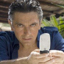 Vincenzo Salemme in una sequenza di SMS - sotto mentite spoglie