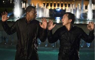 Jackie Chan e Chris Tucker in una scena del film Rush Hour 3