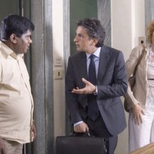 Salemme con Lucrezia Lante della Rovere in una delle scene di SMS - sotto mentite spoglie