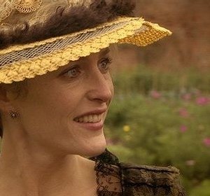 Gillian Anderson in una scena di A Cock and Bull Story