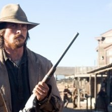 Christian Bale in un'immagine di Quel treno per Yuma