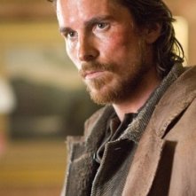 Christian Bale in una scena del film Quel treno per Yuma