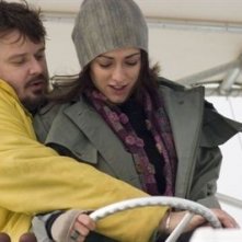Giuseppe Battiston con Valentina Lodovini in una scena de La giusta distanza