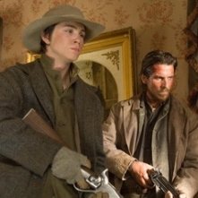 Logan Lerman E Christian Bale In Una Sequenza Di Quel Treno Per Yuma 48287