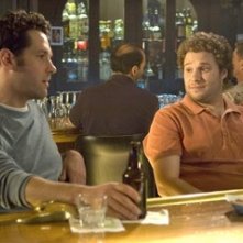 Paul Rudd e Seth Rogen in una scena di Molto incinta