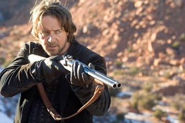 Russell Crowe em cena do western The Train to Yuma