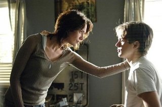 Thomas Dekker e Lena Headey in una foto di Sarah Connor Chronicles
