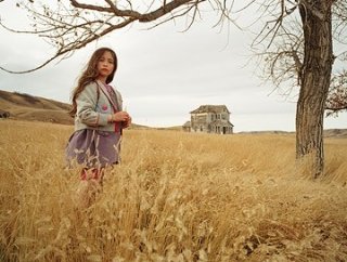 La piccola Jodelle Ferland in una scena di Tideland