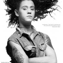 Una posa ambigua per Jaye Davidson