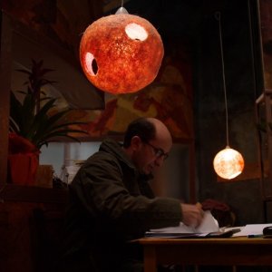 Albanese in una sequenza del film Giorni e nuole