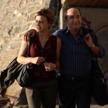 Antonio Albanese con Margherita Buy in una scena del film Giorni e nuole