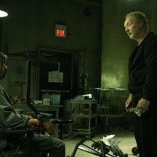 Tobin Bell in una sequenza del thriller Saw 4