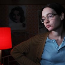 Cristiana Capotondi è una seriosa e goffa studentessa nel film Come tu mi vuoi