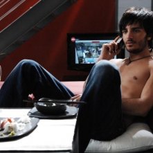 sushi e champagne per Nicolas Vaporidis in una scena di Come tu mi vuoi