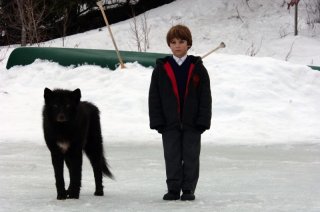 Blake Woodruff in una scena del film Whisper - Il respiro del diavolo