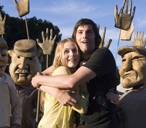 Evan Rachel Wood e Jim Sturgess in una scena di Across the Universe