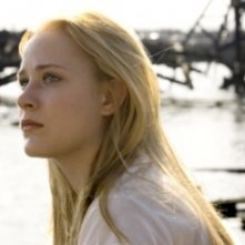 Un primo piano di Evan Rachel Wood in una scena di Across the Universe