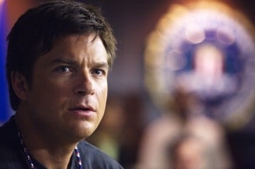 Jason Bateman in una scena di The Kingdom