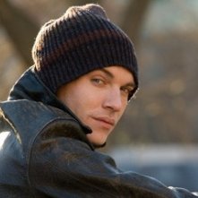 Il fascinoso Jonathan Rhys-Meyers in una scena di August Rush