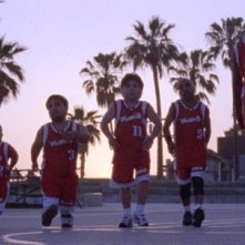 Dennis Rodman e i 'mini atleti' protagonisti di The Minis - Nani a canestro