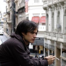 Gael Garcia Bernal in una scena del film Il passato, da lui girato nel 2007