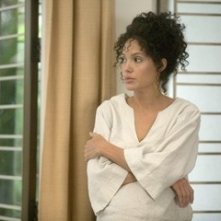 Una bella immagine di Angelina Jolie in una scena del film A Mighty Heart - Un cuore grande